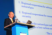 Norio Ichino, JGA Chairman, delivering a keynote speech