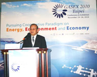 Mr. Torihara, JGA Chairman, delivering a keynote speech