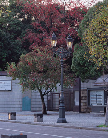 岐阜県岐阜市 ガス燈通り 岐阜県美術館前 2004年11月撮影